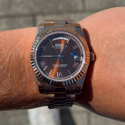 Seikodate rose-gold chocolate roman